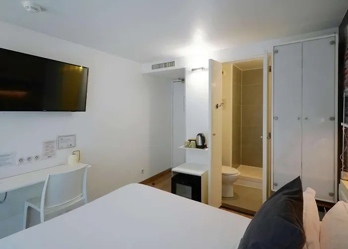Western Le Montparnasse Hotell 3*