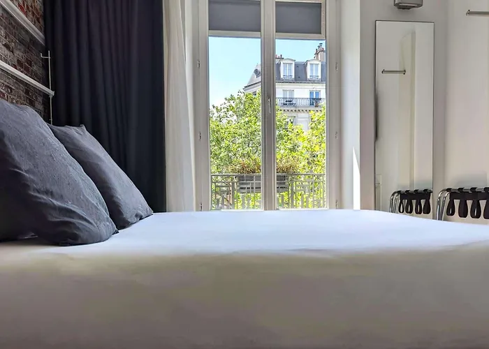 Western Le Montparnasse Hotell 3*