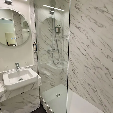 Western Le Montparnasse Hotel