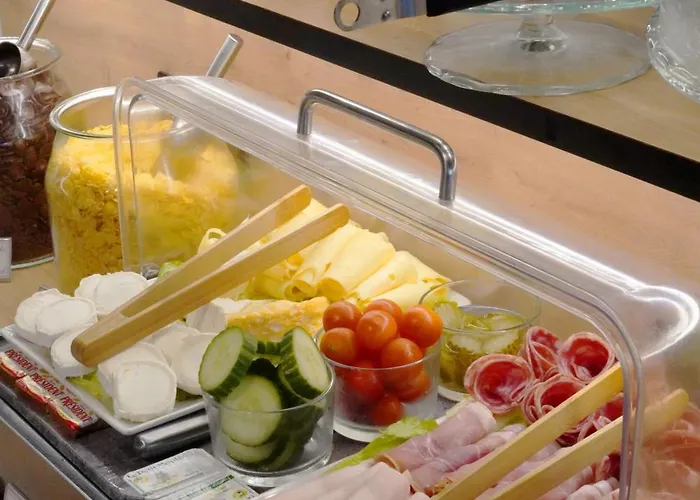 Western Le Montparnasse Hotel