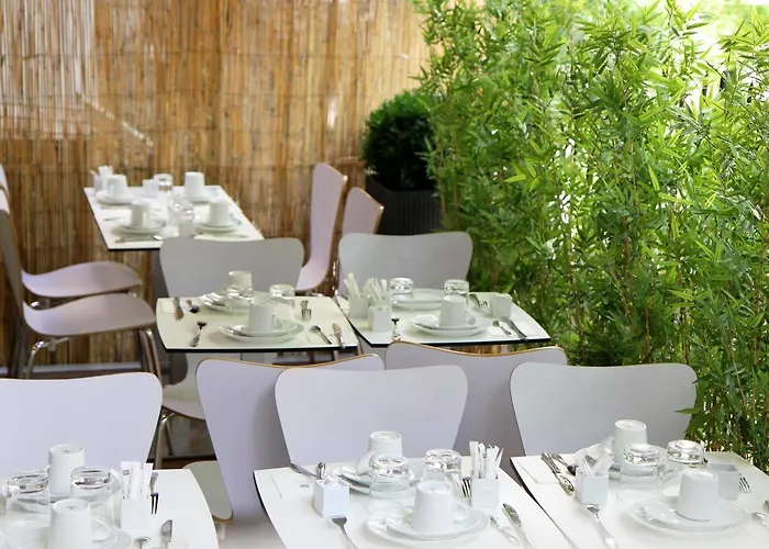 Western Le Montparnasse Hotel 3*